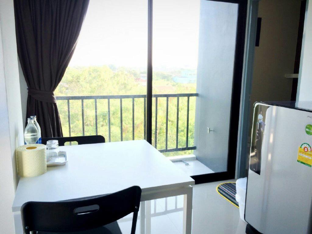 Promsook Apartment Chonburi Habitación foto